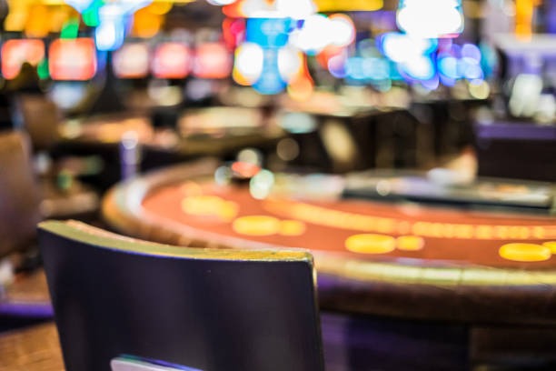 Lightning Baccarat betting interface showing multiplier values